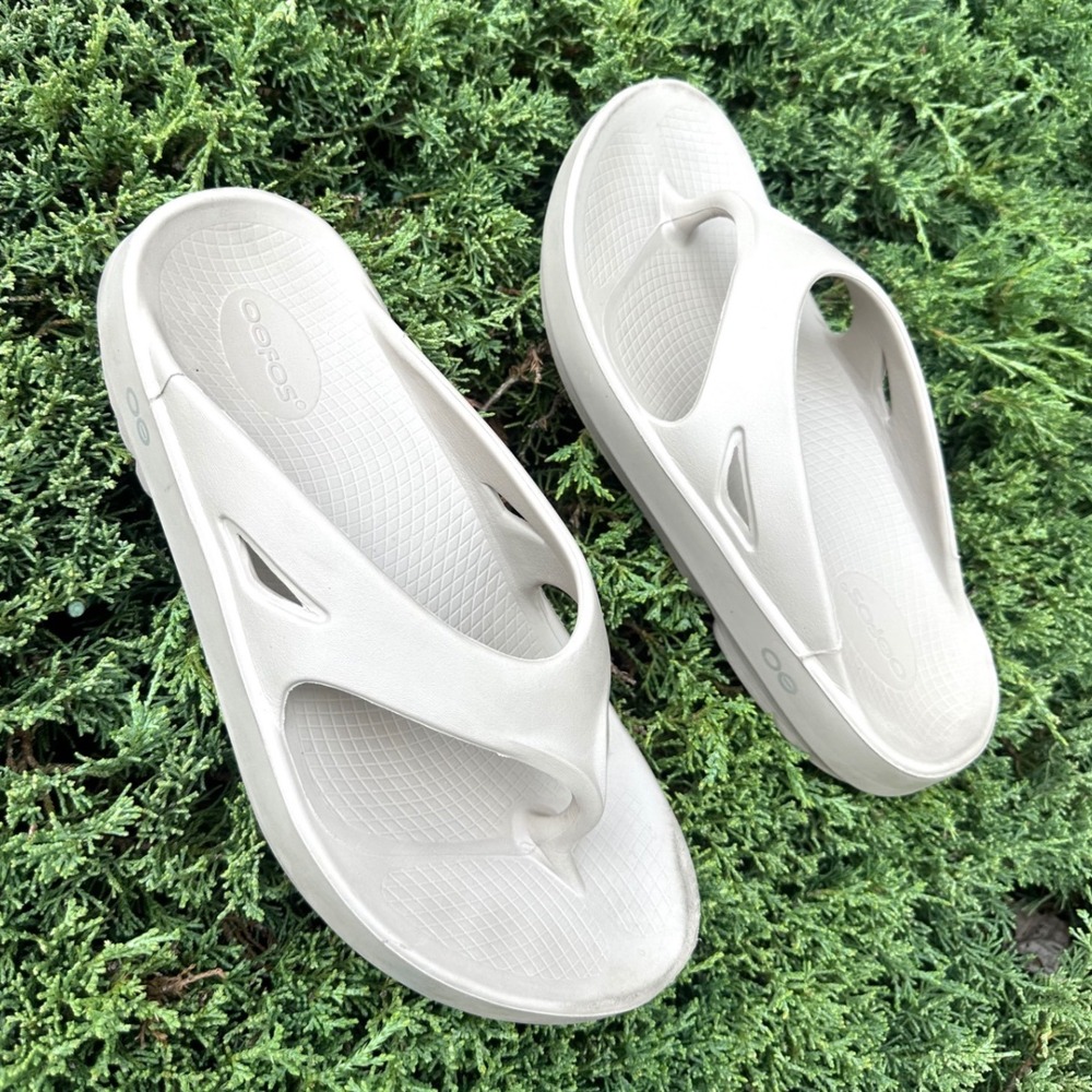 OOFOS‎ OOriginal Recovery Thong Sandals Limited Edition Moonstone Size M8 W10